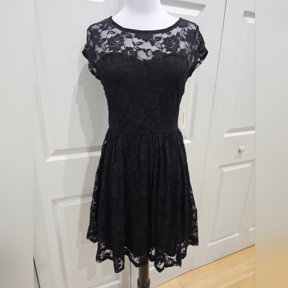 Sexy Goth Sleeveless Forever 21 Floral Lace Little Black Mini Skater Dress S NWT